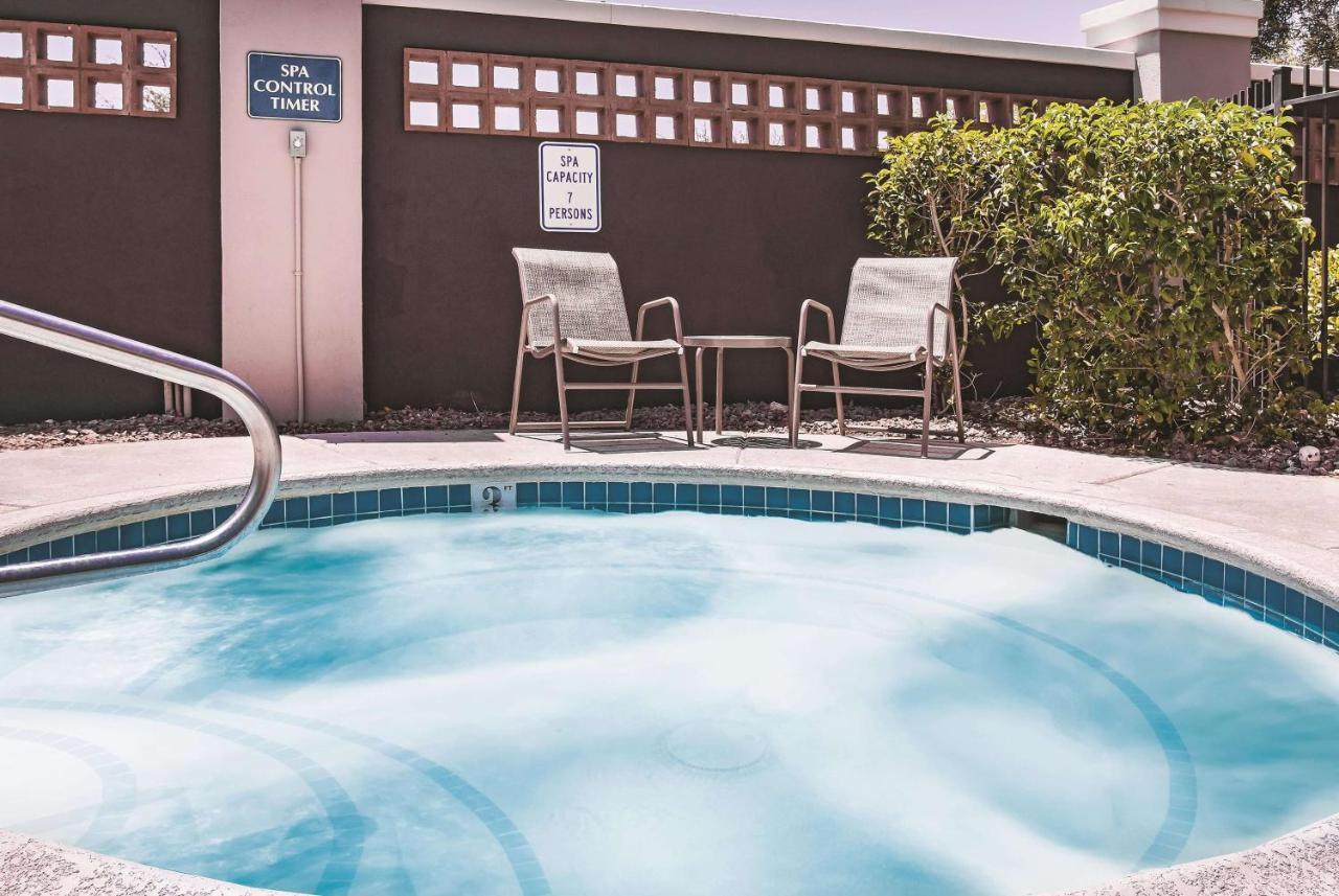 La Quinta By Wyndham Las Vegas Summerlin Tech Exterior photo