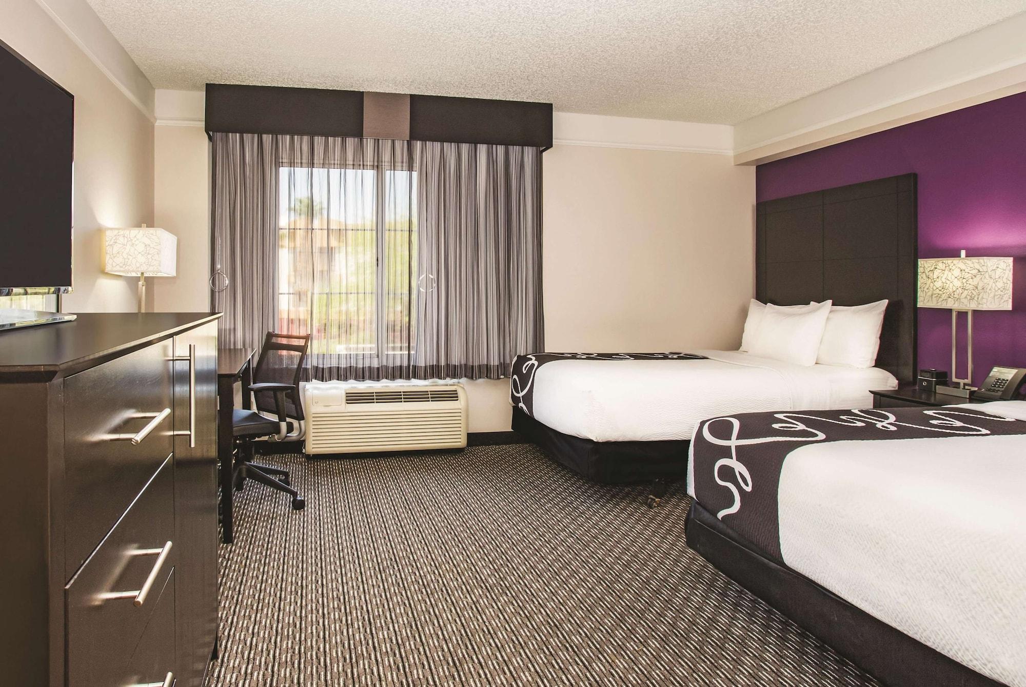 La Quinta By Wyndham Las Vegas Summerlin Tech Exterior photo