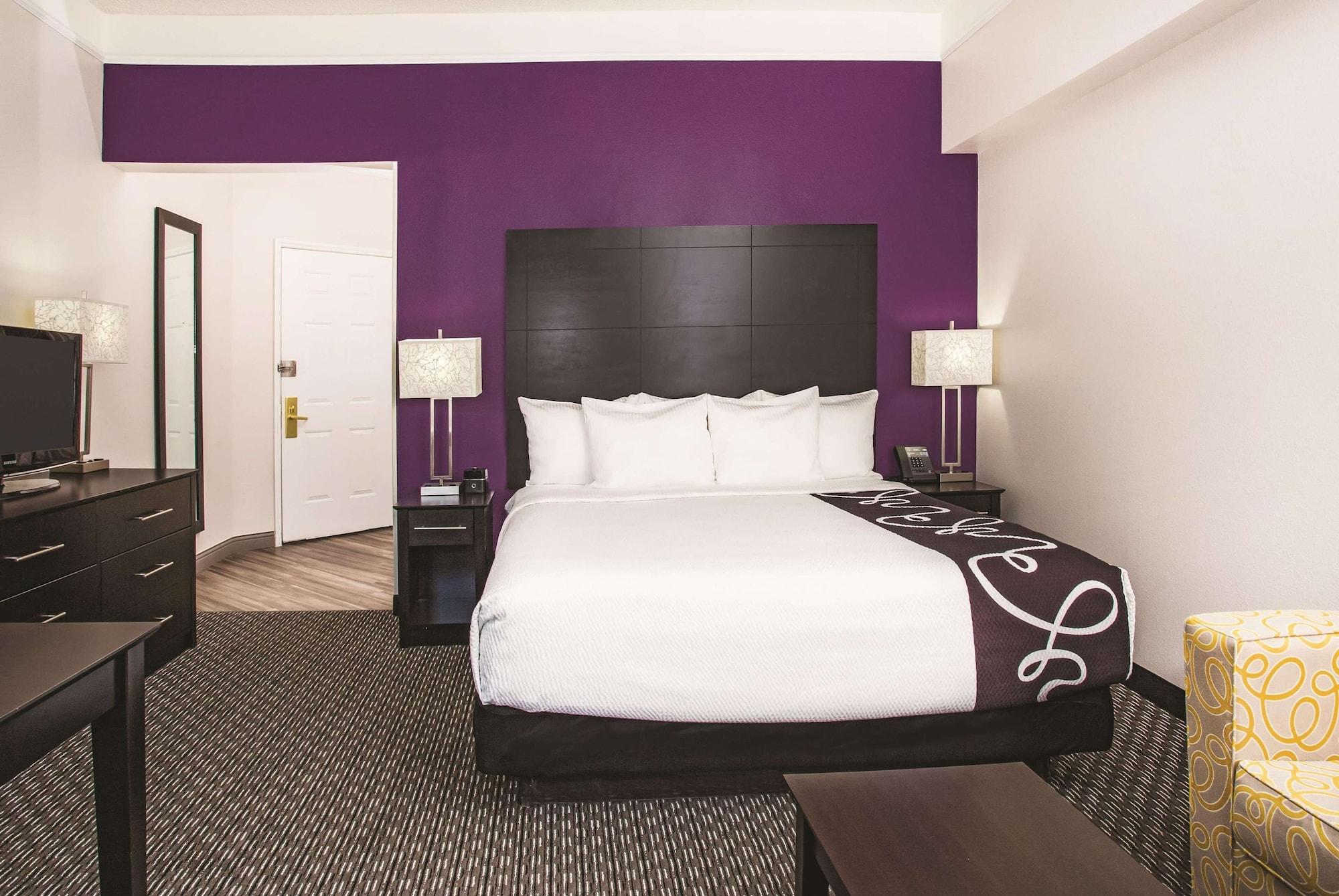 La Quinta By Wyndham Las Vegas Summerlin Tech Exterior photo
