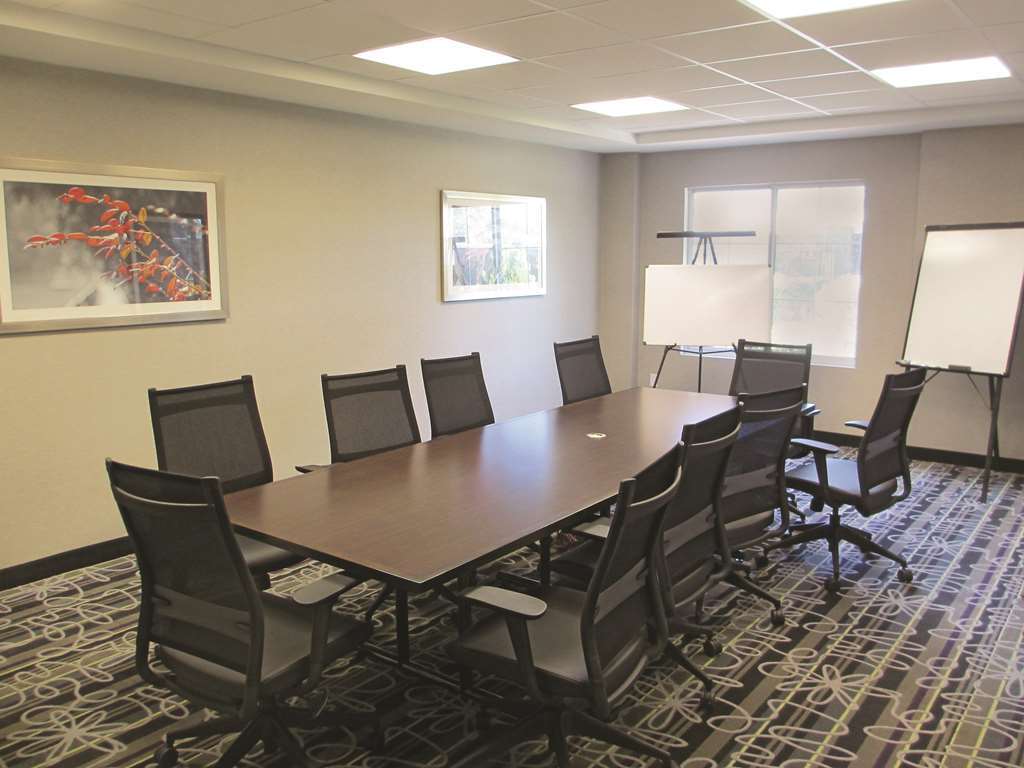 La Quinta By Wyndham Las Vegas Summerlin Tech Facilities photo