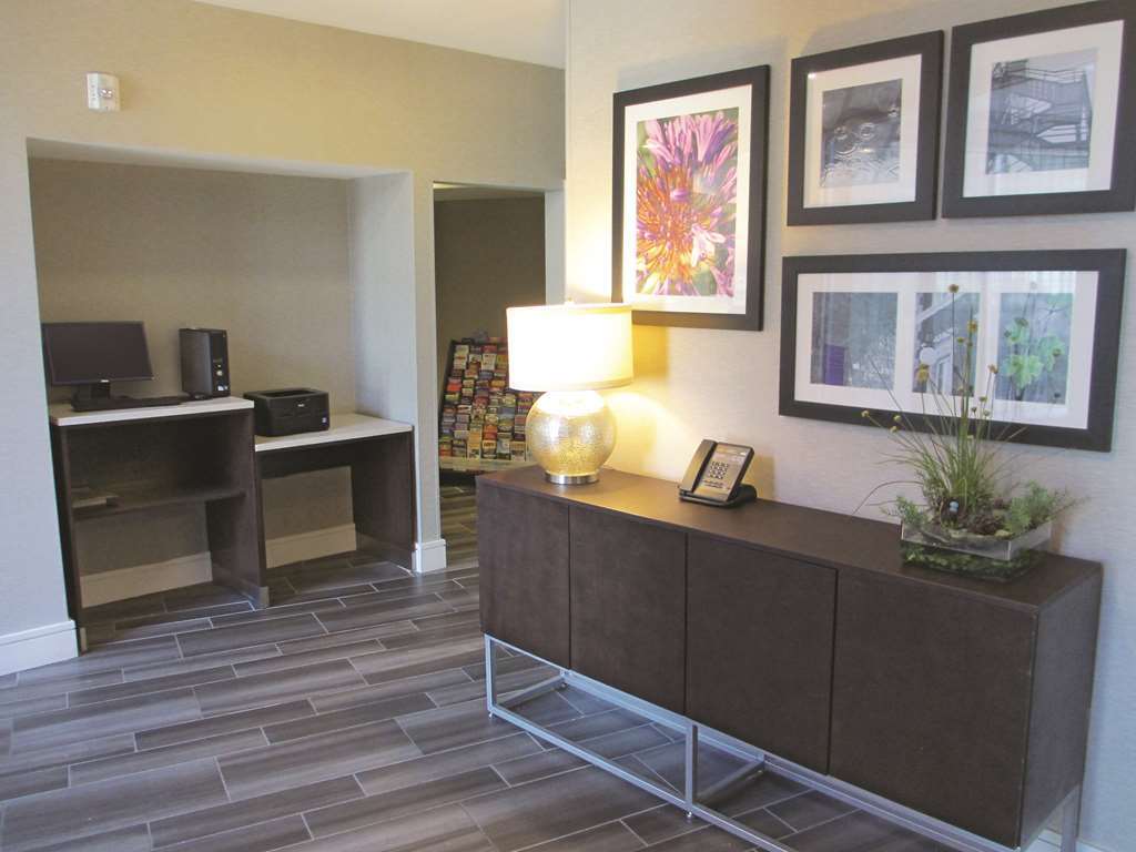 La Quinta By Wyndham Las Vegas Summerlin Tech Facilities photo