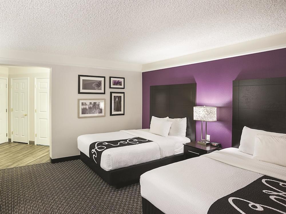 La Quinta By Wyndham Las Vegas Summerlin Tech Exterior photo