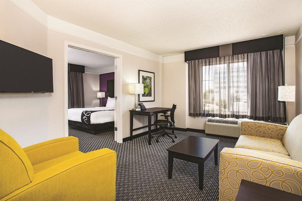 La Quinta By Wyndham Las Vegas Summerlin Tech Exterior photo
