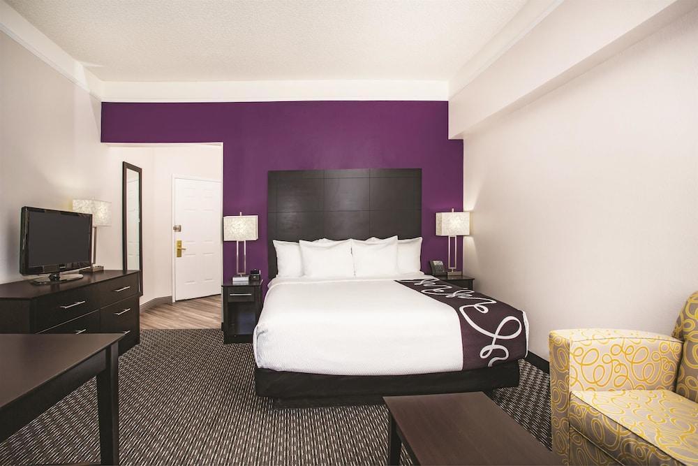 La Quinta By Wyndham Las Vegas Summerlin Tech Exterior photo