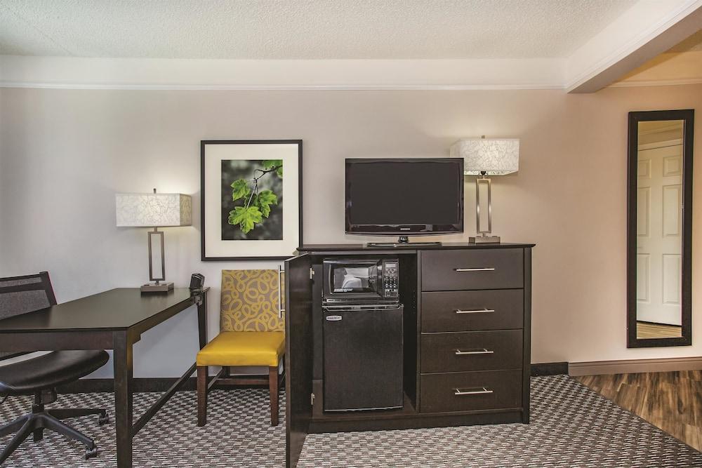 La Quinta By Wyndham Las Vegas Summerlin Tech Exterior photo